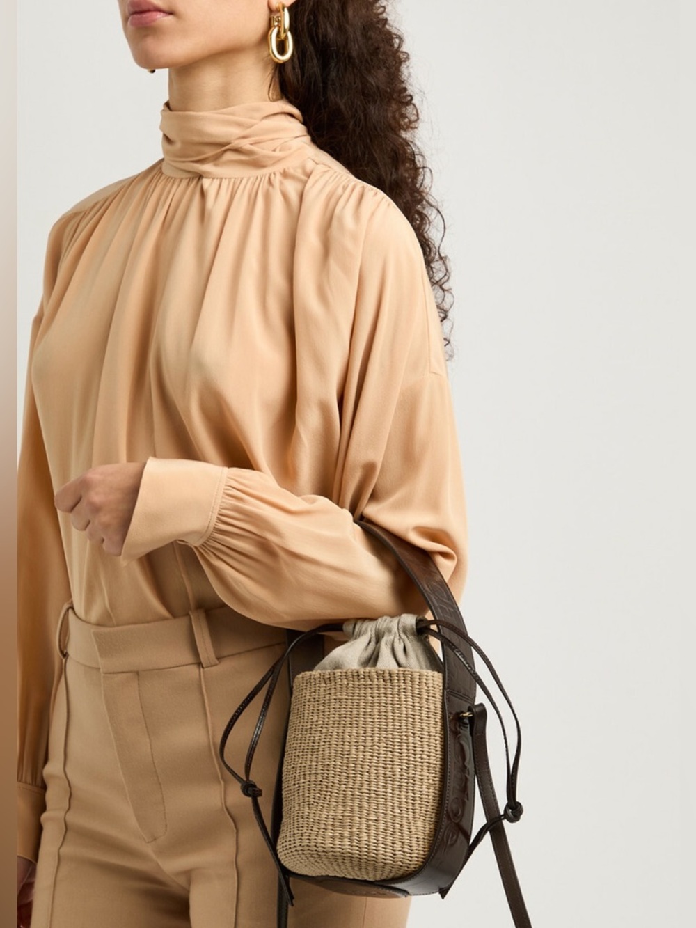 Chloé Woven Raffia Bucket Bag - Picture 6 of 16